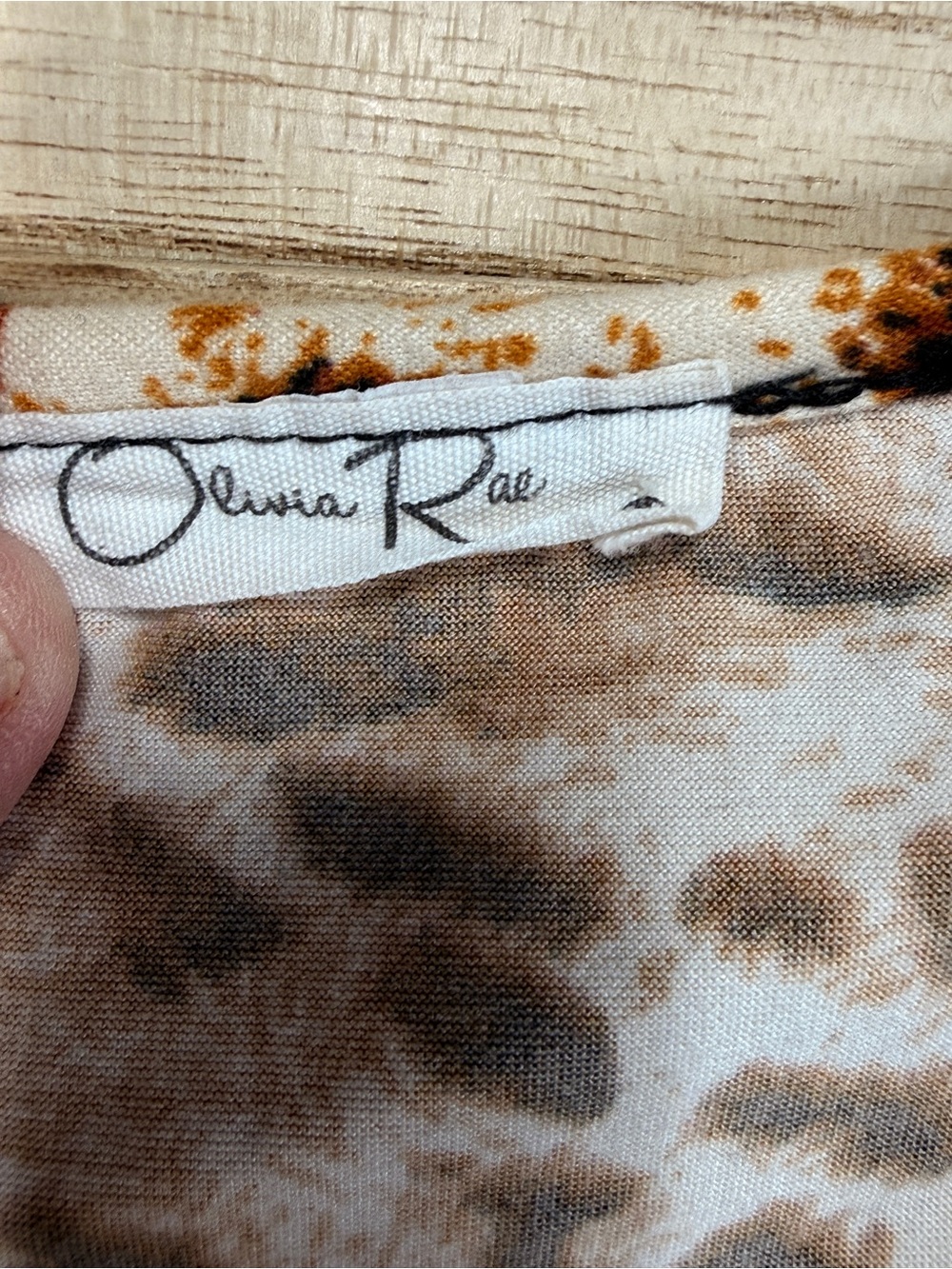 Olivia Rae Womens Leopard Print Long-Sleeve V-Neck Top - Brown/Black Size M - Picture 4 of 6